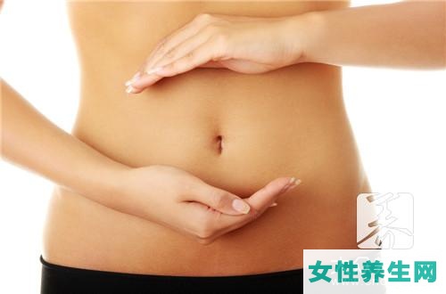 顺时针按摩肚子 
