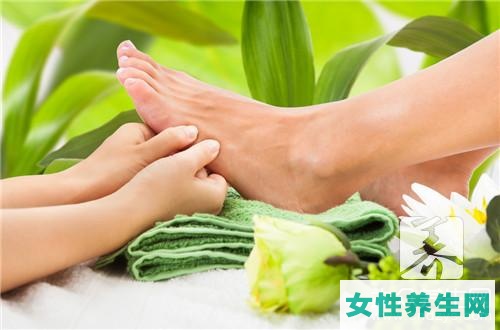 盐水能泡脚吗?