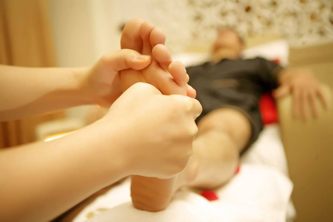 胸部如何按摩
